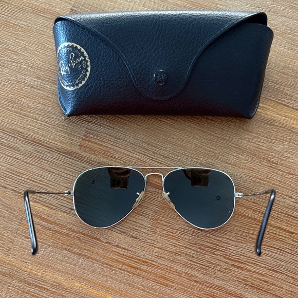 Ray-Ban Silver Aviator Sunglasses with Black Case - Picture 2 of 3